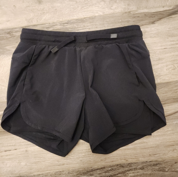 4 pairs  7/8 shorts - Picture 2 of 16